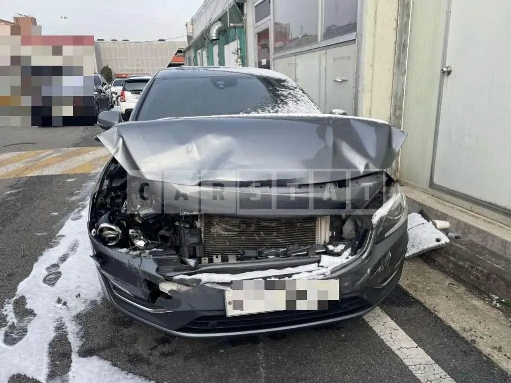 Photo 2 of 18: 2017 Volvo S60D3 — Korean insurance auction