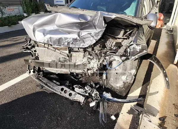 Photo 2 of 11: 2019 Hyundai Tucson, VIN KMHJ581ABKU832303 — Korean insurance auction