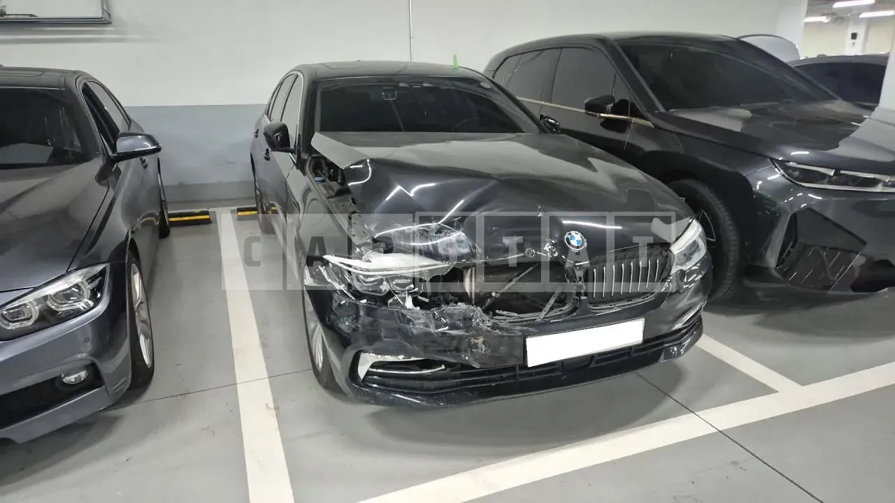 Photo 2 of 16: 2019 BMW 520d xDrive Luxury, VIN WBAJF510XLWW53500 — Korean insurance auction