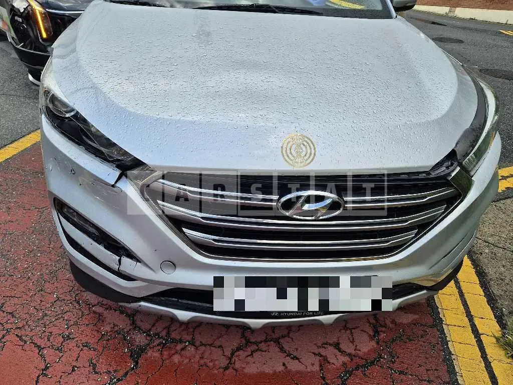 Photo 2 of 10: 2016 Hyundai Tucson TL 1.7 — Korean insurance auction