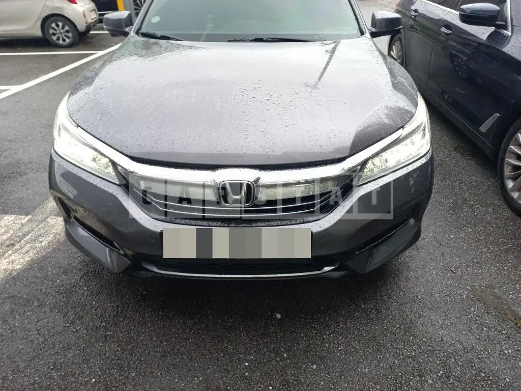 Photo 2 of 32: 2017 Honda Accord Hybrid, VIN JHMCR6650HC200726 — Korean insurance auction