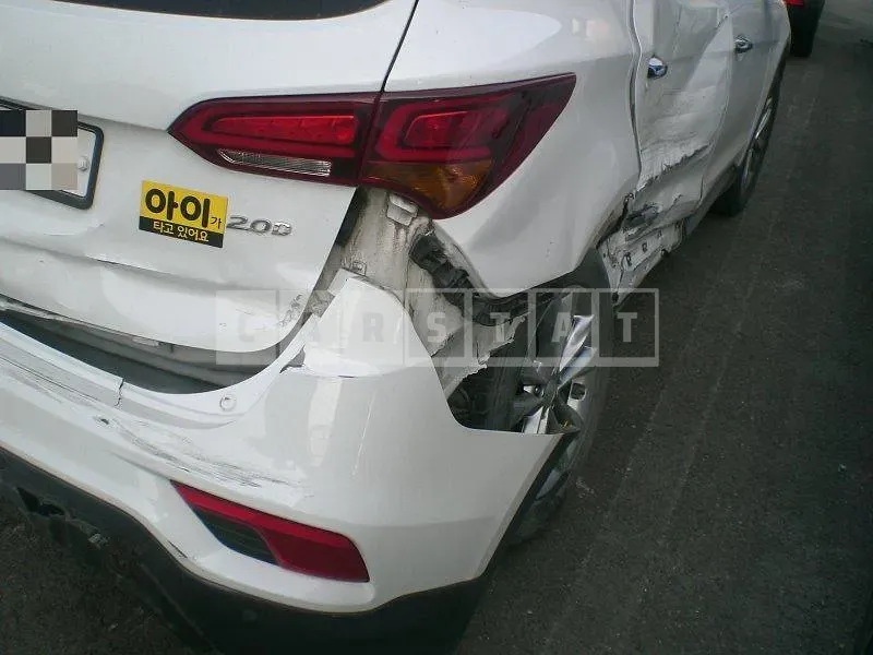 Photo 2 of 12: 2018 Hyundai Santa Fe DM — Korean insurance auction