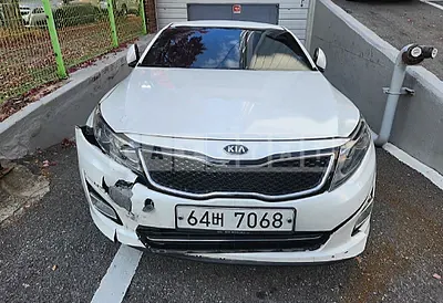 Photo 1 of 8: 2015 Kia K5, VIN KNAGN418BFA593963 — Korean insurance auction
