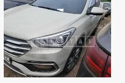 Photo 1 of 6: 2016 Hyundai Santa Fe, VIN KMHSW81UBGU664028 — Korean insurance auction