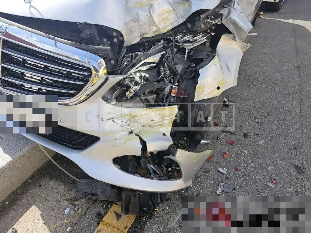 Photo 2 of 10: 2015 Mercedes-Benz E300 — Korean insurance auction