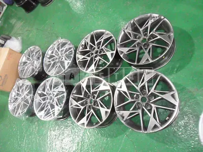 Photo 1 of 8: 2021 Genesis (parts) GV70 Wheels — Korean insurance auction