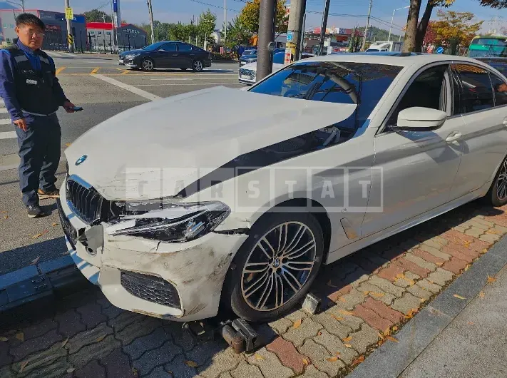 Photo 2 of 9: 2020 BMW 530e iPerformance M Sport, VIN WBAJS9107LCE70160 — Korean insurance auction