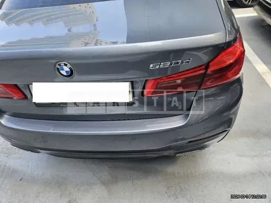 Photo 2 of 13: 2017 BMW 520d — Korean insurance auction