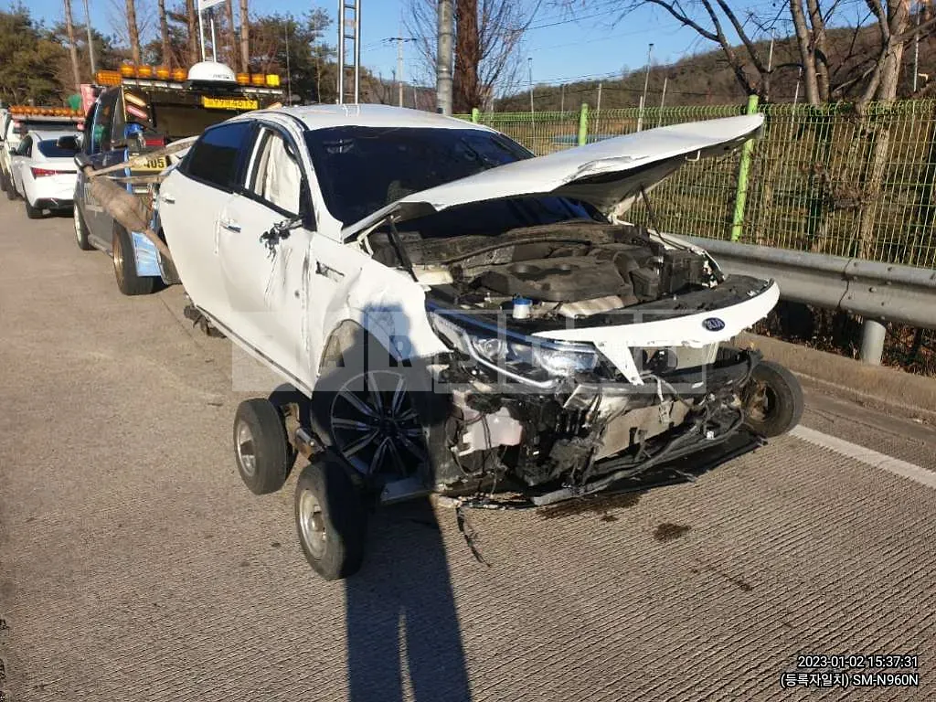 Photo 2 of 6: 2019 Kia K5, VIN KNAGU416BKA343254 — Korean insurance auction