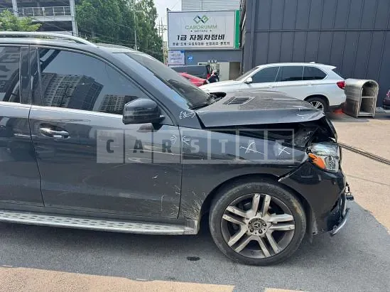 Photo 2 of 44: 2018 Mercedes-Benz GLE350d 4Matic, VIN WDCDA2EB6JB086841 — Korean insurance auction