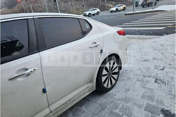 Photo 2 of 9: 2015 Kia K5, VIN KNAGN418BFA589973 — Korean insurance auction