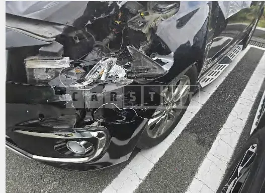Photo 2 of 12: 2017 Kia Carnivals — Korean insurance auction