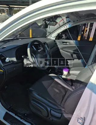 Photo 2 of 15: 2018 Hyundai Tucson — Korean insurance auction