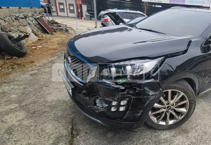 Photo 2 of 26: 2016 Kia Sorento, VIN KNAPH81ABGA218865 — Korean insurance auction