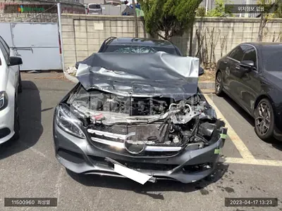 Photo 1 of 18: 2017 Mercedes-Benz C220 d, VIN WDDWF0EB0HR290661 — Korean insurance auction