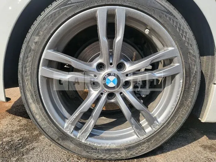 Photo 2 of 22: 2018 BMW 320d, VIN WBA8C5105JK734982 — Korean insurance auction