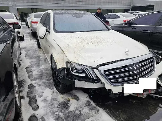 Photo 2 of 50: 2018 Mercedes-Benz AMG S63 4Matic + L, VIN WDDUG8JB0JA392586 — Korean insurance auction