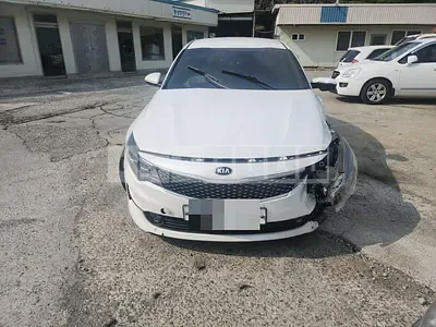 Photo 1 of 19: 2017 Kia K5 — Korean insurance auction
