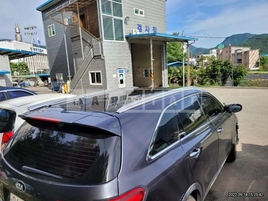 Photo 2 of 15: 2018 Kia Sorento, VIN KNAPS81BBJA393358 — Korean insurance auction