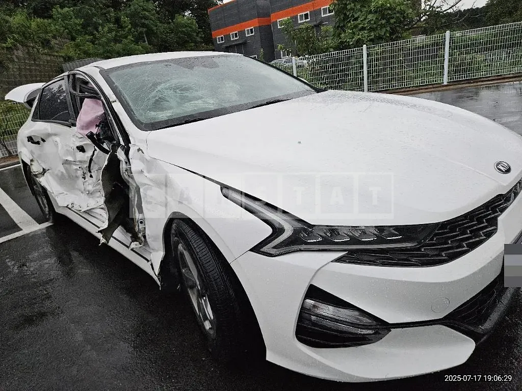 Photo 2 of 24: 2020 Kia K5 LPG — Korean insurance auction