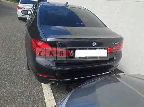 Photo 2 of 14: 2020 BMW 520i Luxury — Korean insurance auction