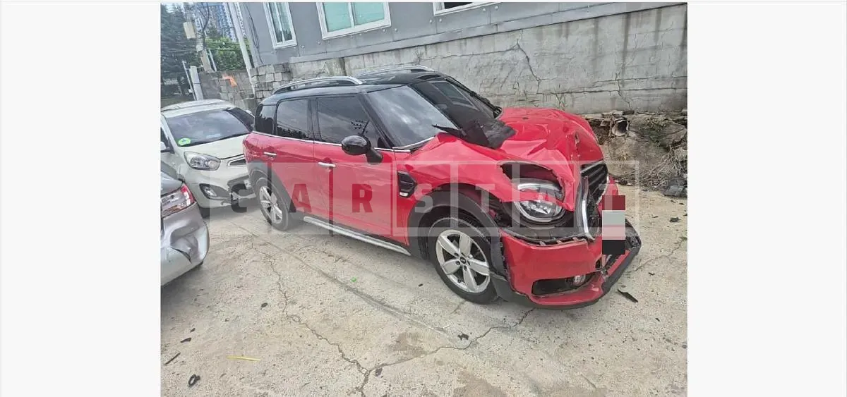 Photo 2 of 11: 2018 MINI Cooper D Countryman — Korean insurance auction