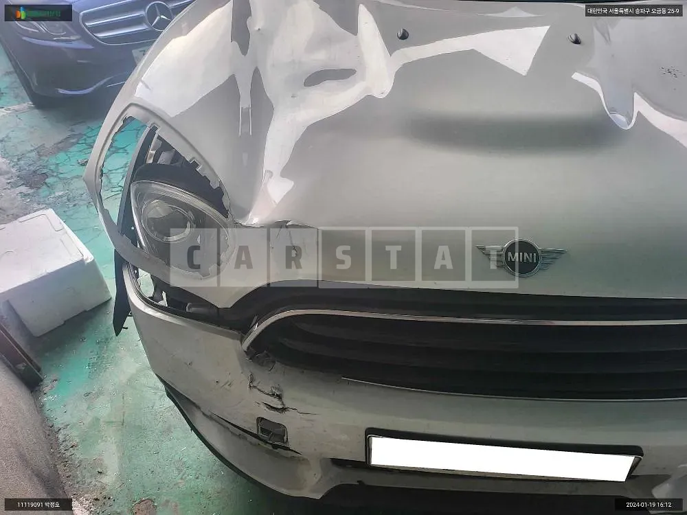 Photo 2 of 13: 2020 MINI Cooper Countryman (17), VIN WMWYX3104L3L58846 — Korean insurance auction