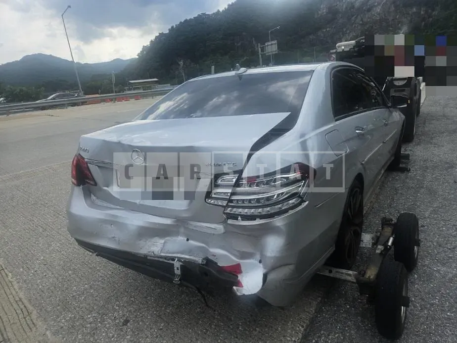 Photo 2 of 2: 2016 Mercedes-Benz E220 BlueTec — Korean insurance auction