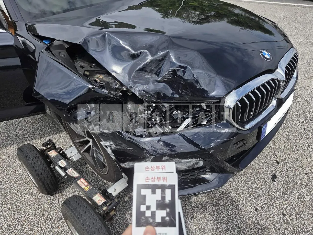 Photo 2 of 12: 2023 BMW 520i, VIN WBA11BH0XPCN57313 — Korean insurance auction