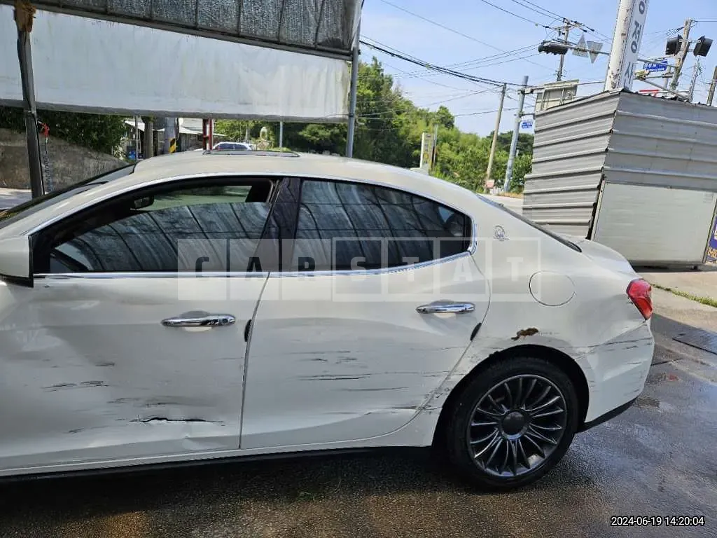 Photo 2 of 15: 2016 Maserati Gibli Diesel — Korean insurance auction