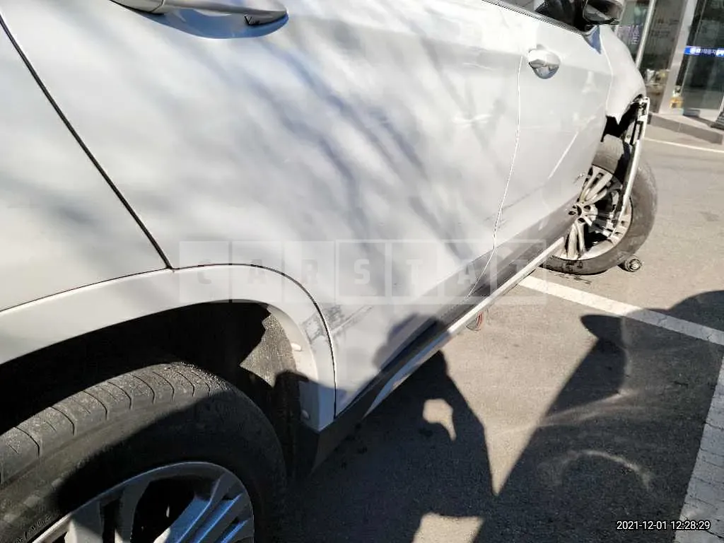 Photo 2 of 29: 2015 BMW X5 xDrive 30d, VIN WBAKS4107F0H59133 — Korean insurance auction