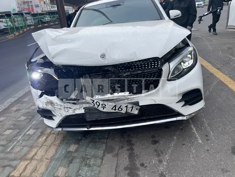 Photo 2 of 12: 2017 Mercedes-Benz GLC220d 4Matic Coupe, VIN WDC0J0FBXJF299477 — Korean insurance auction