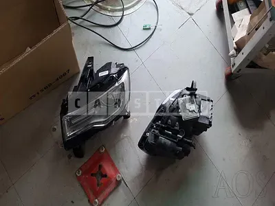 Photo 1 of 2: 2016 Jeep Light Grand Cherokee Headlamp Single Item, VIN 1C4RJFJM8GC463795 — Korean insurance auction