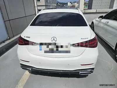 Photo 1 of 27: 2023 Mercedes-Benz C300 4Matic — Korean insurance auction