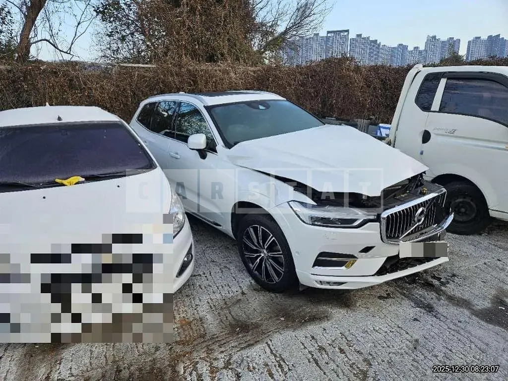 Photo 2 of 17: 2019 Volvo XC60T6 AWD — Korean insurance auction
