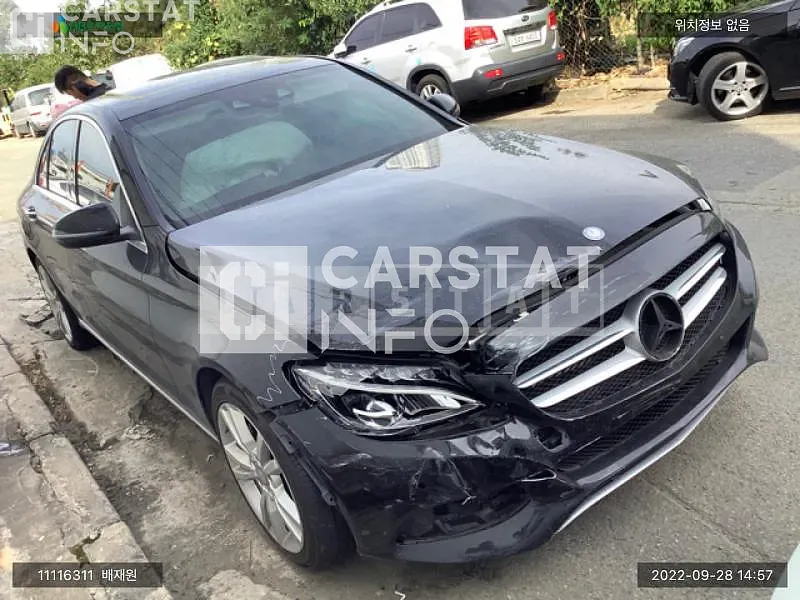 Photo 2 of 12: 2017 Mercedes-Benz C200, VIN WDDWF4CB0HF474171 — Korean insurance auction