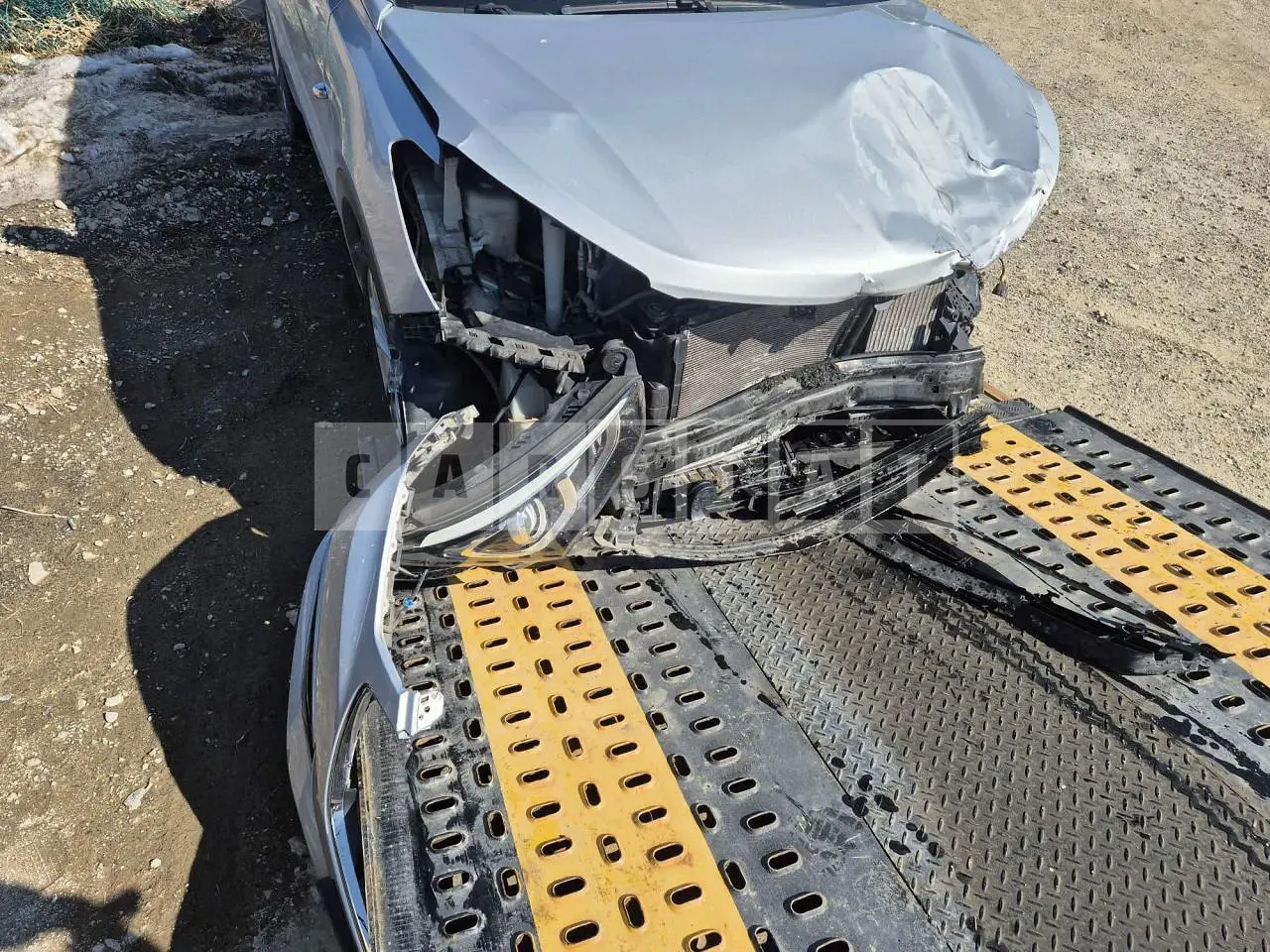 Photo 2 of 3: 2016 Hyundai Santa Fe, VIN KMHSW81UDGU655077 — Korean insurance auction