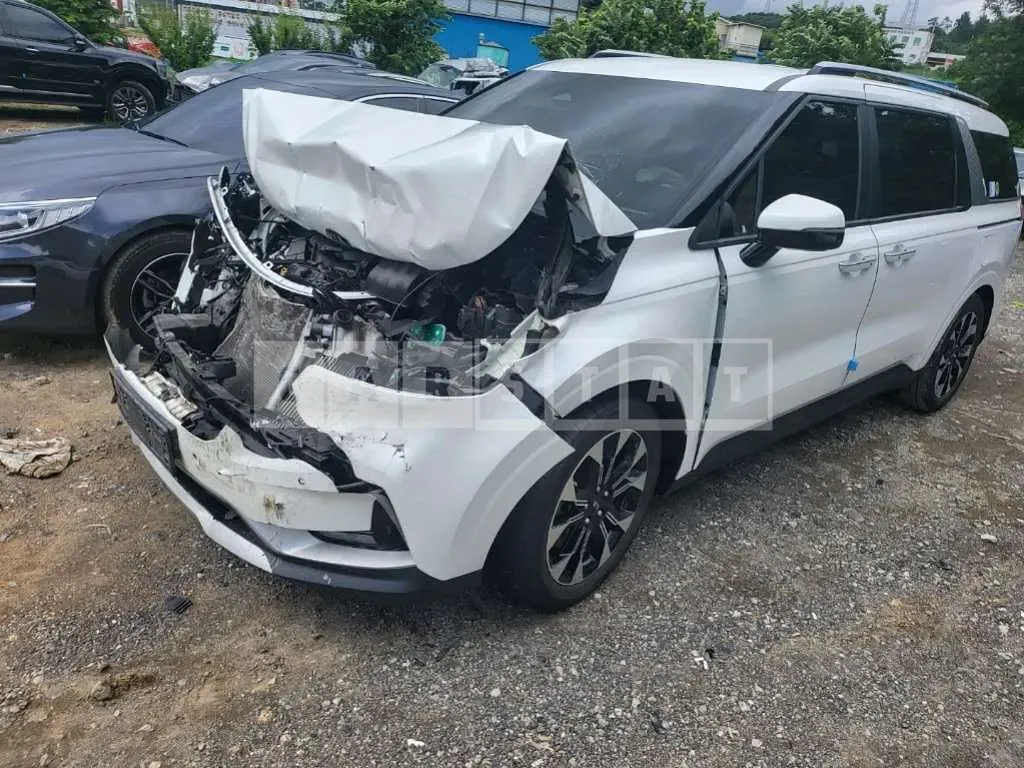 Photo 2 of 15: 2021 Kia Carnival, VIN KNANB81BBMS011883 — Korean insurance auction