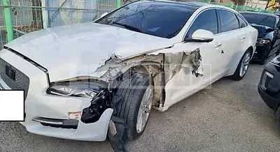 Photo 1 of 12: 2016 Jaguar XJ 3.0 d, VIN SAJAA2293GNV93389 — Korean insurance auction