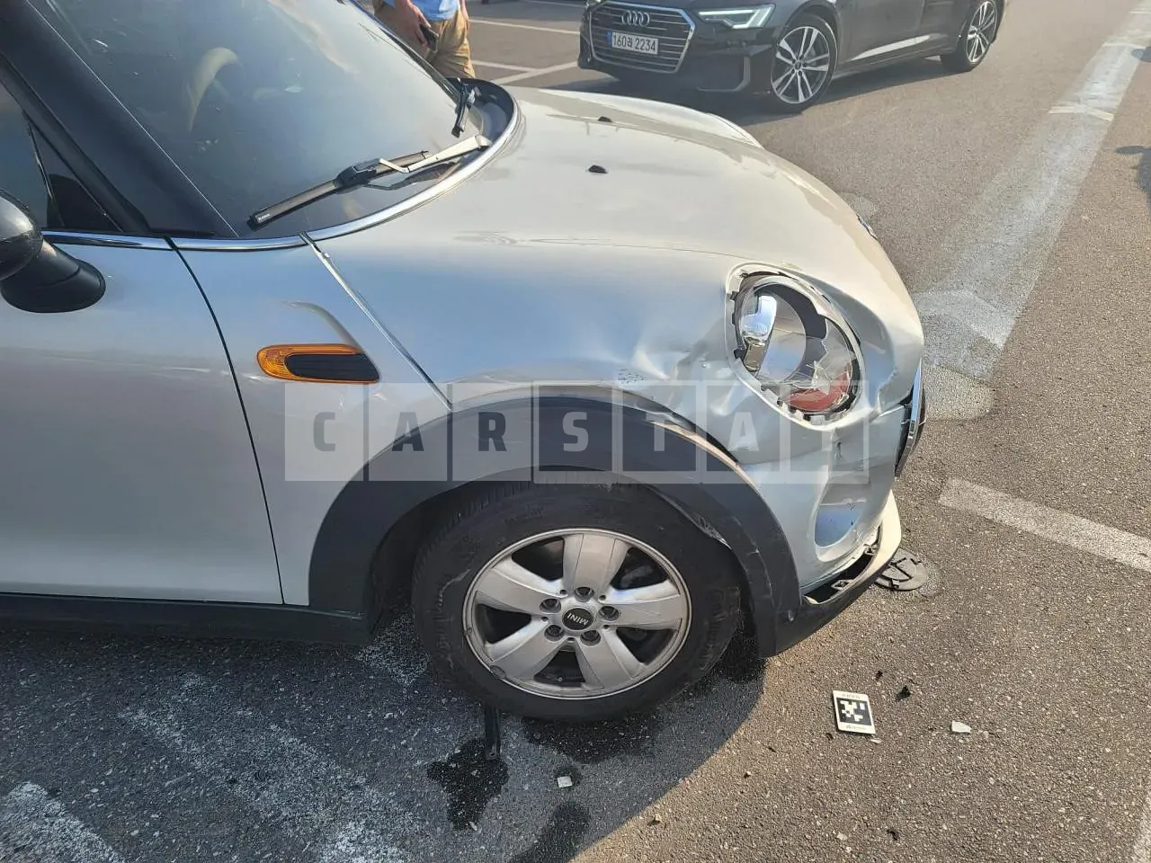 Photo 2 of 9: 2015 MINI Cooper (5 Door), VIN WMWXU110XG2A92871 — Korean insurance auction
