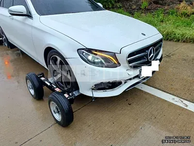 Photo 1 of 12: 2020 Mercedes-Benz E250, VIN WDDZF4FBXLA737782 — Korean insurance auction