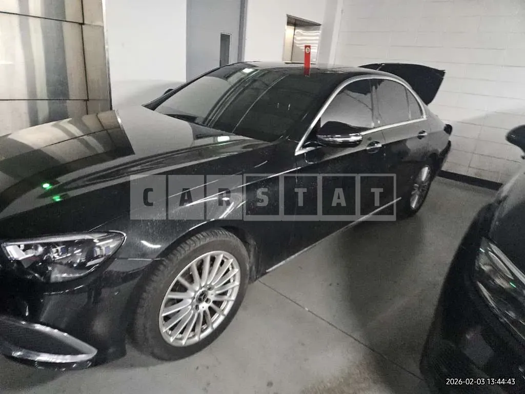 Photo 2 of 10: 2021 Mercedes-Benz E250 — Korean insurance auction