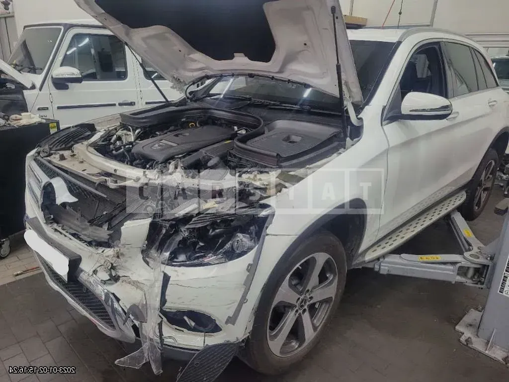 Photo 2 of 9: 2019 Mercedes-Benz GLC300 4Matic, VIN WDC0G4KB3KF666121 — Korean insurance auction
