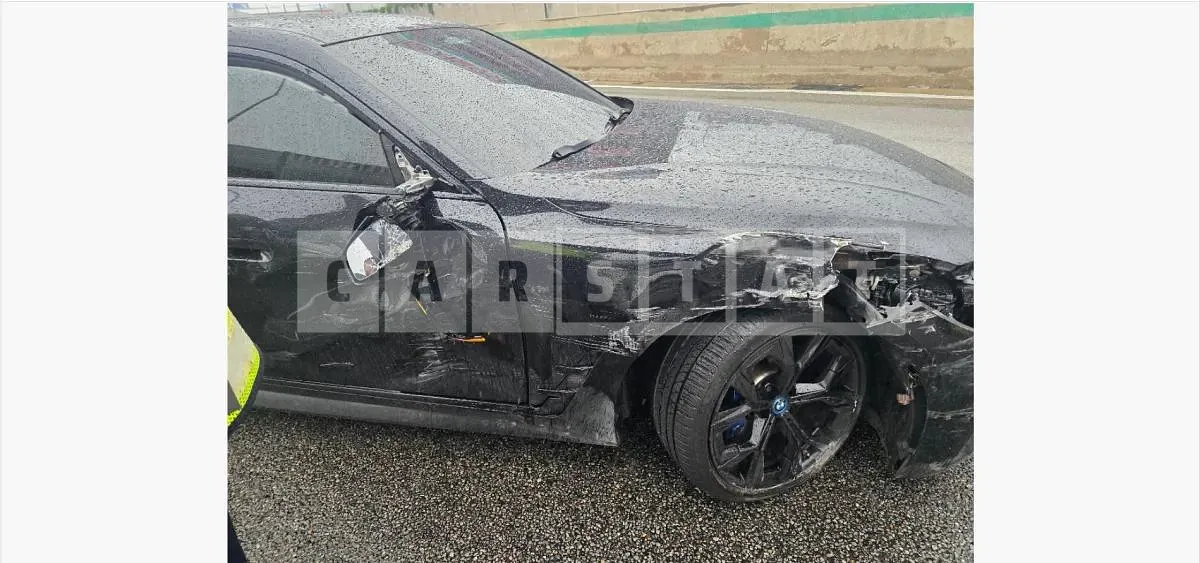 Photo 2 of 39: 2022 BMW i4 eDrive40 — Korean insurance auction