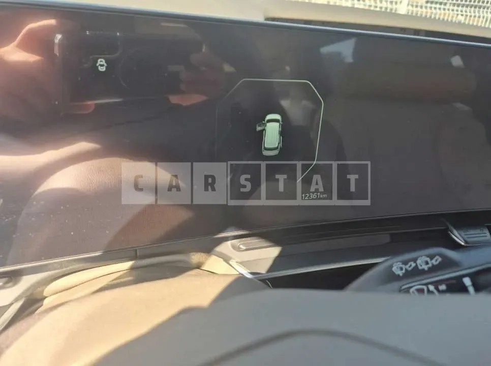 Photo 2 of 21: 2025 Kia Carnival Hybrid — Korean insurance auction