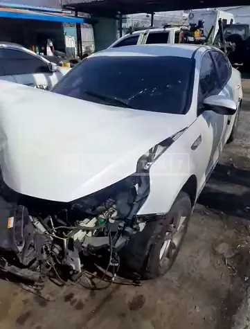 Photo 2 of 10: 2019 Kia K5, VIN KNAGS416BKA294020 — Korean insurance auction