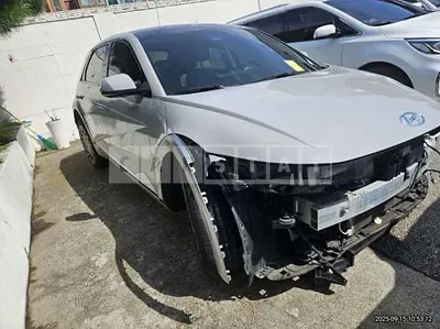 Photo 1 of 17: 2022 Hyundai IONIQ 5 — Korean insurance auction