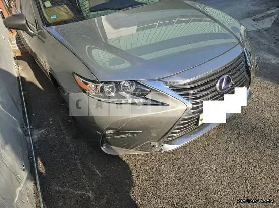 Photo 2 of 12: 2016 Lexus ES300h — Korean insurance auction