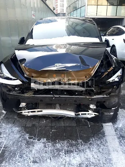 Photo 1 of 50: 2021 Tesla Model Y LongRange, VIN 5YJYGDEE4MF227886 — Korean insurance auction