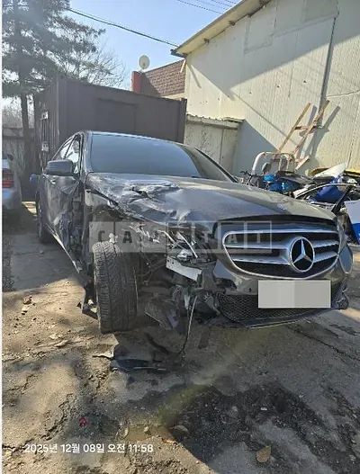 Photo 1 of 12: 2015 Mercedes-Benz E220 BlueTec — Korean insurance auction
